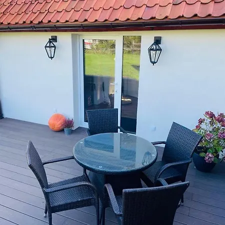 Nad Jeziorem Apartment