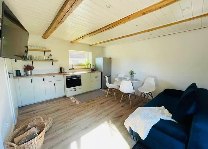 Nad Jeziorem Apartment *