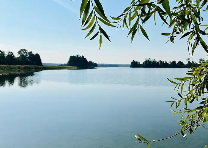 Nad Jeziorem Apartment Rydzowka